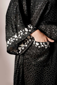 Ambi, Dressing Gown