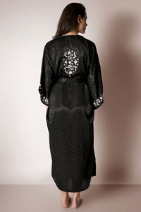 Ambi, Dressing Gown