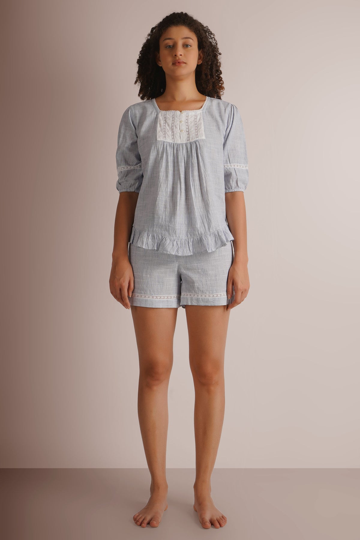 Sandra, Shorts & Top