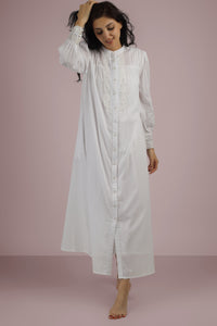Cecilia, Nightdress & Gown