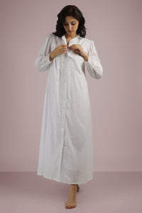 Cecilia, Nightdress & Gown