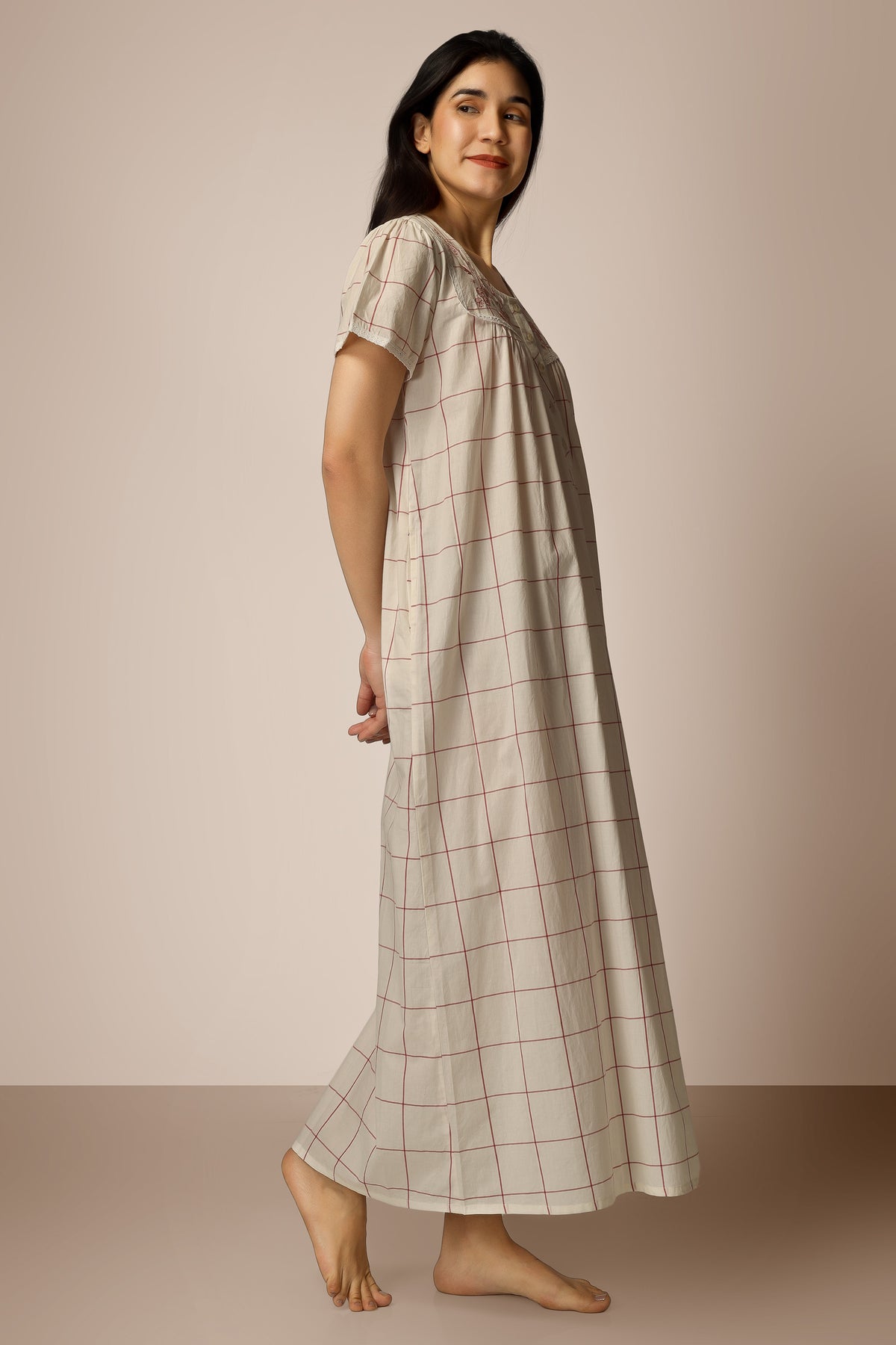 Rene, Nightdress