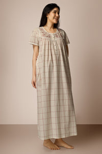 Rene, Nightdress