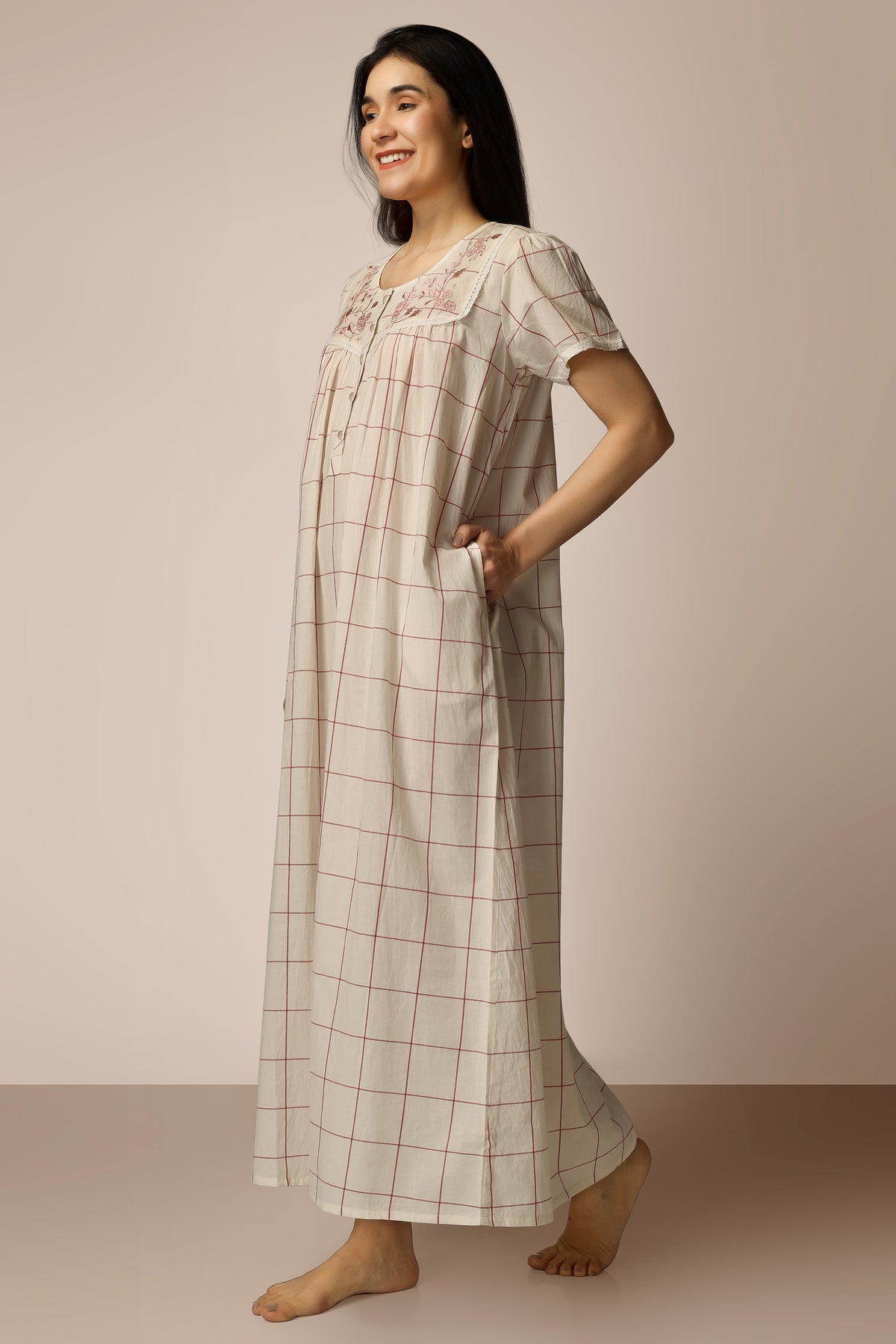 Rene, Nightdress