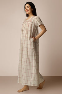 Rene, Nightdress