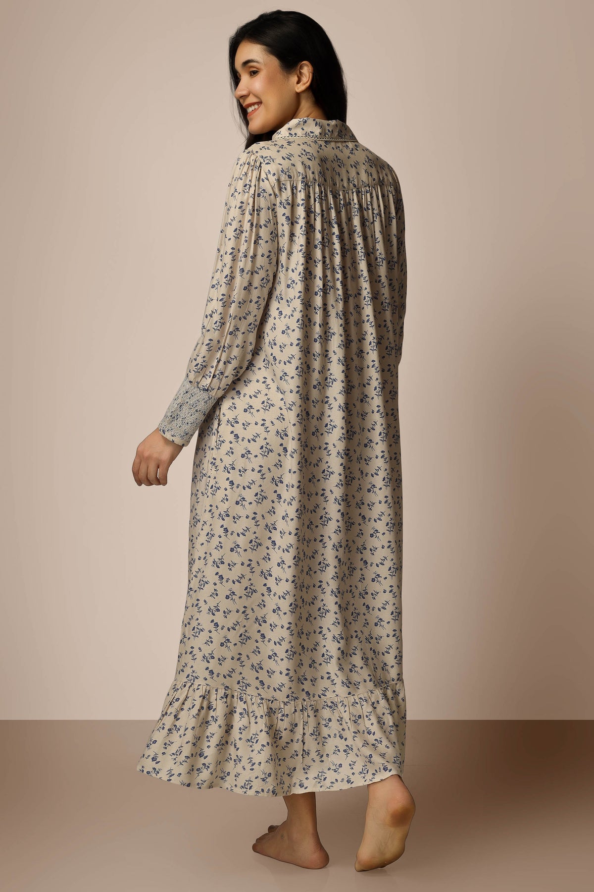 Gretel, Nightdress