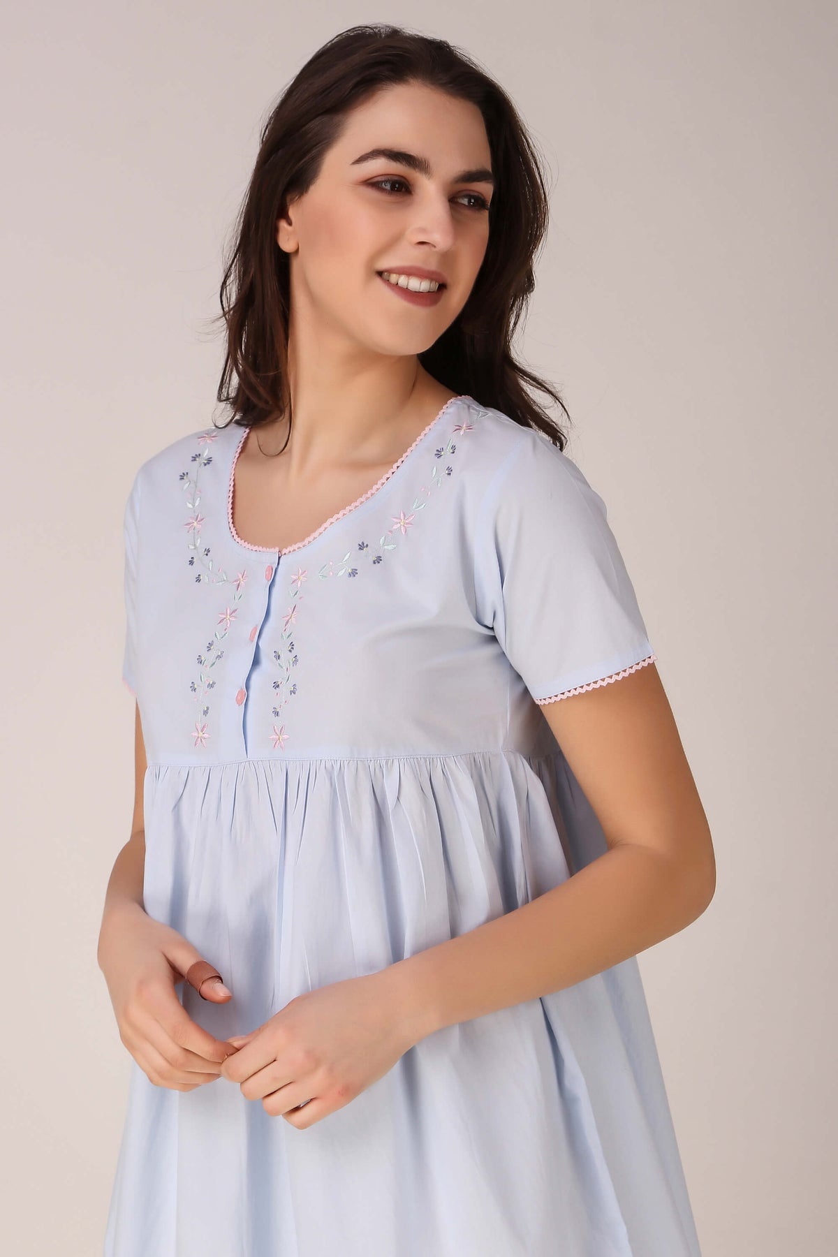 Cindy, Nightdress