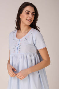 Cindy, Nightdress