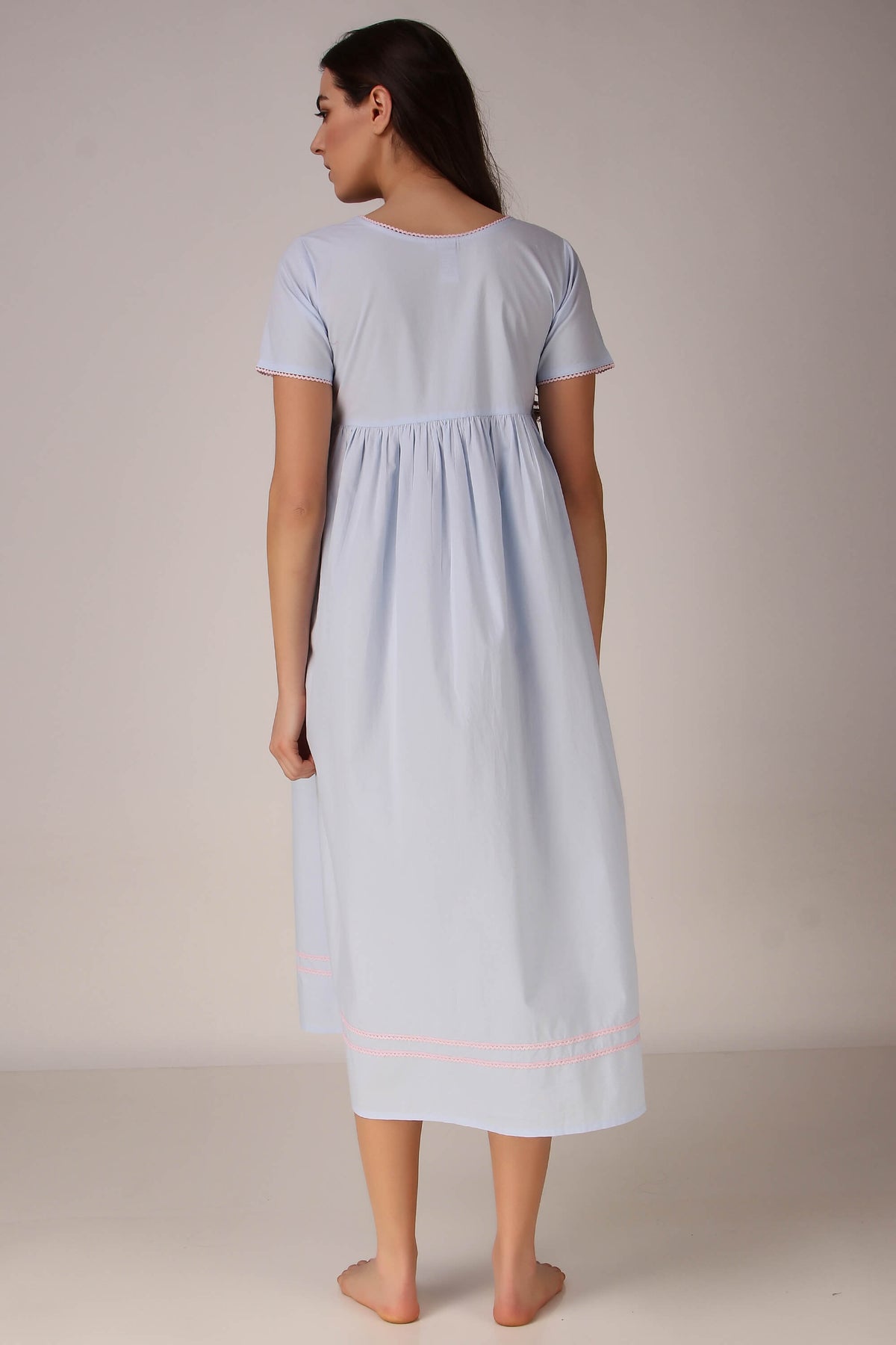 Cindy, Nightdress
