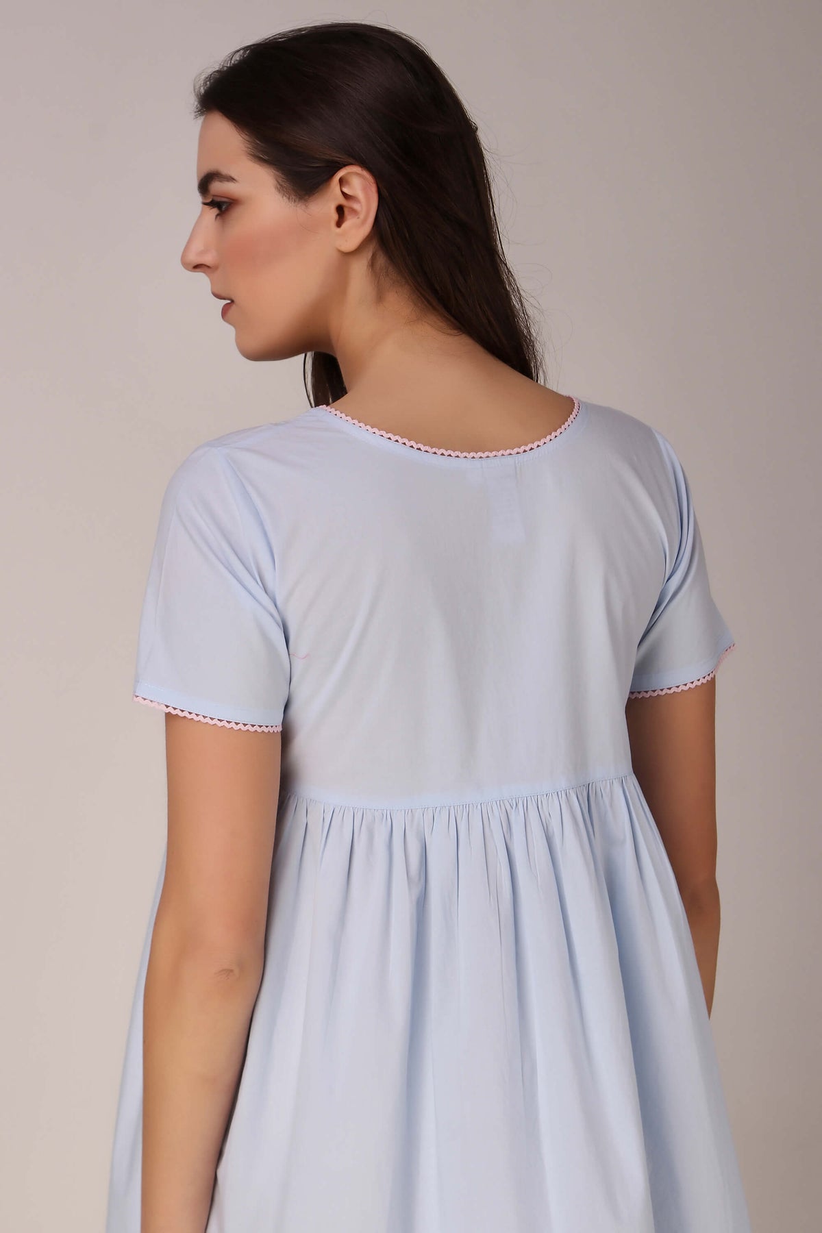 Cindy, Nightdress