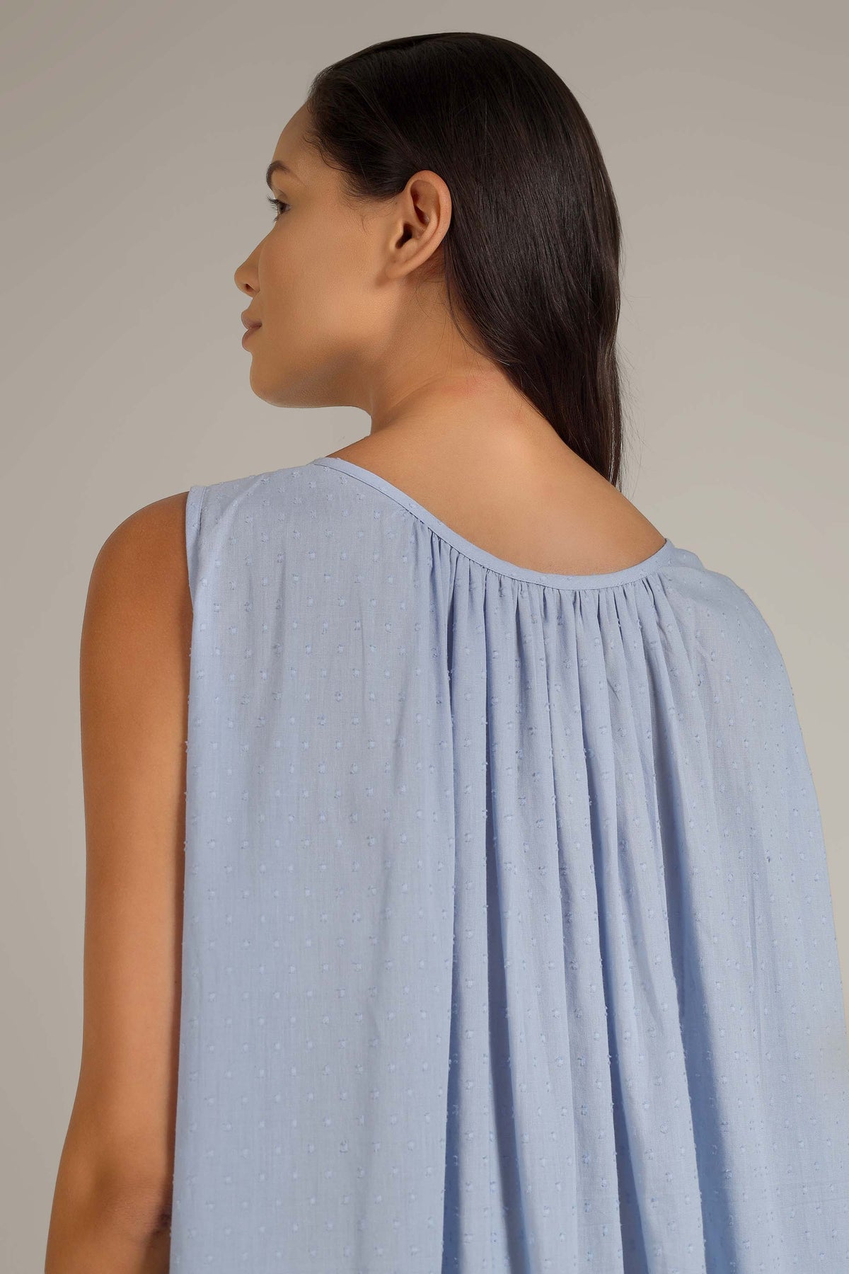 Brisa, Nightdress & Gown