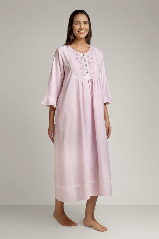 Josee, Nightdress