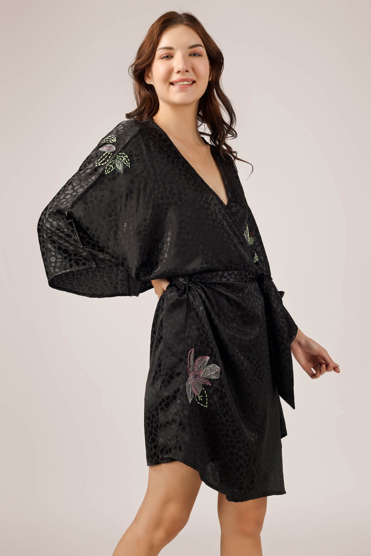 Lola, Dressing Gown/Robe