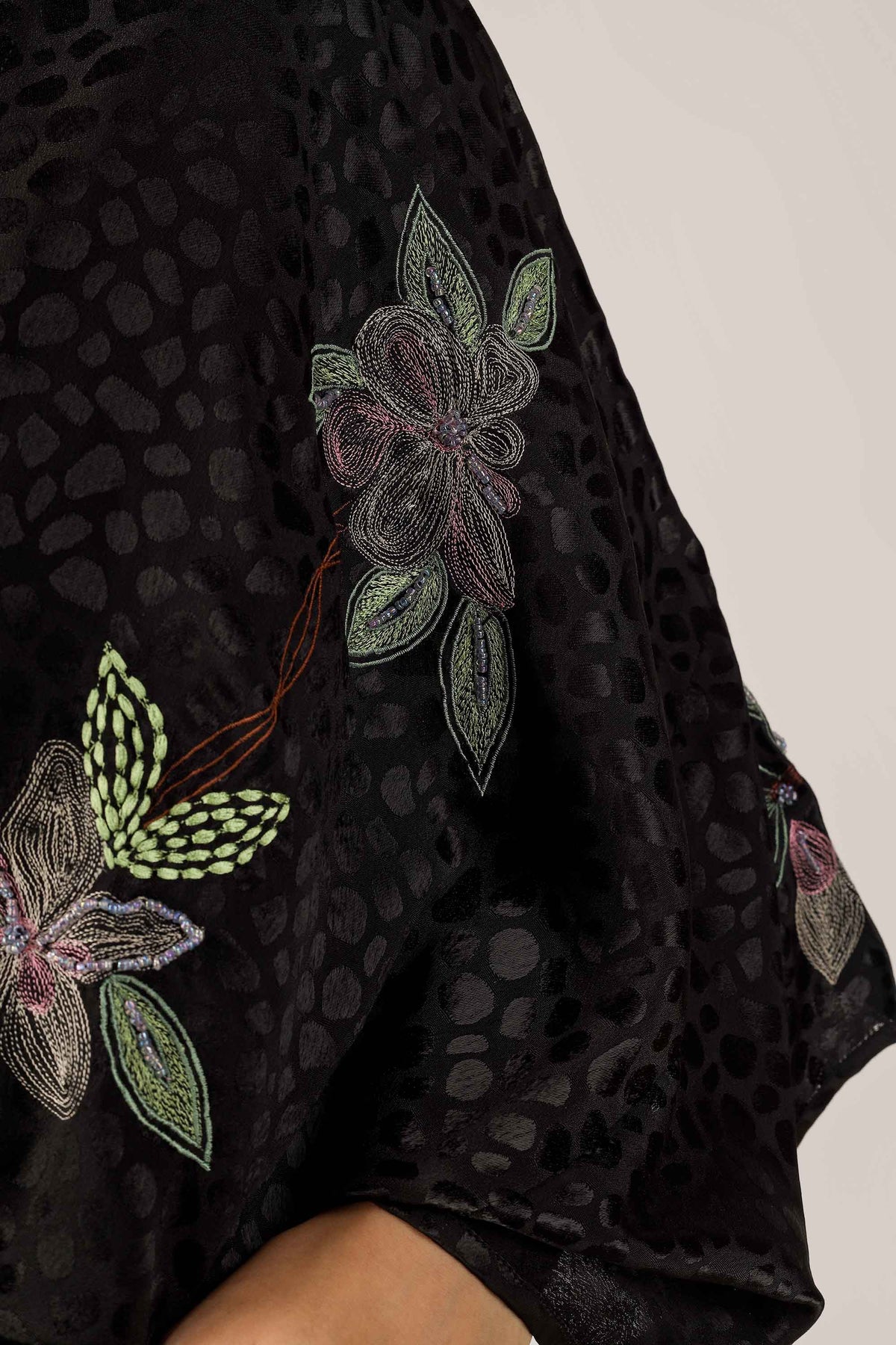 Lola, Dressing Gown/Robe