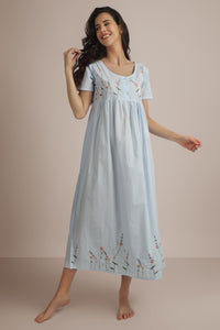 Leia, Nightdress