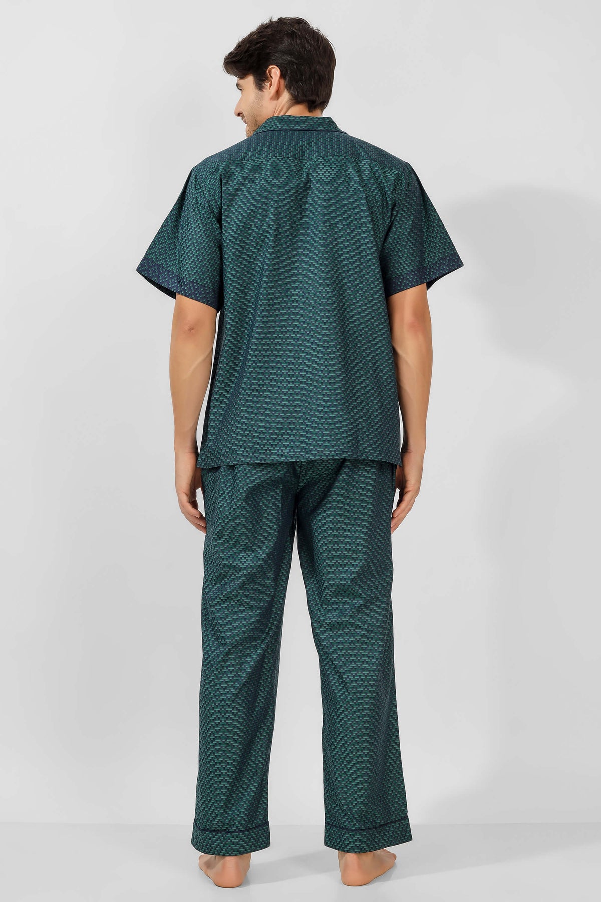 Aldo men's pyjama suit in green with stylish design, back view.