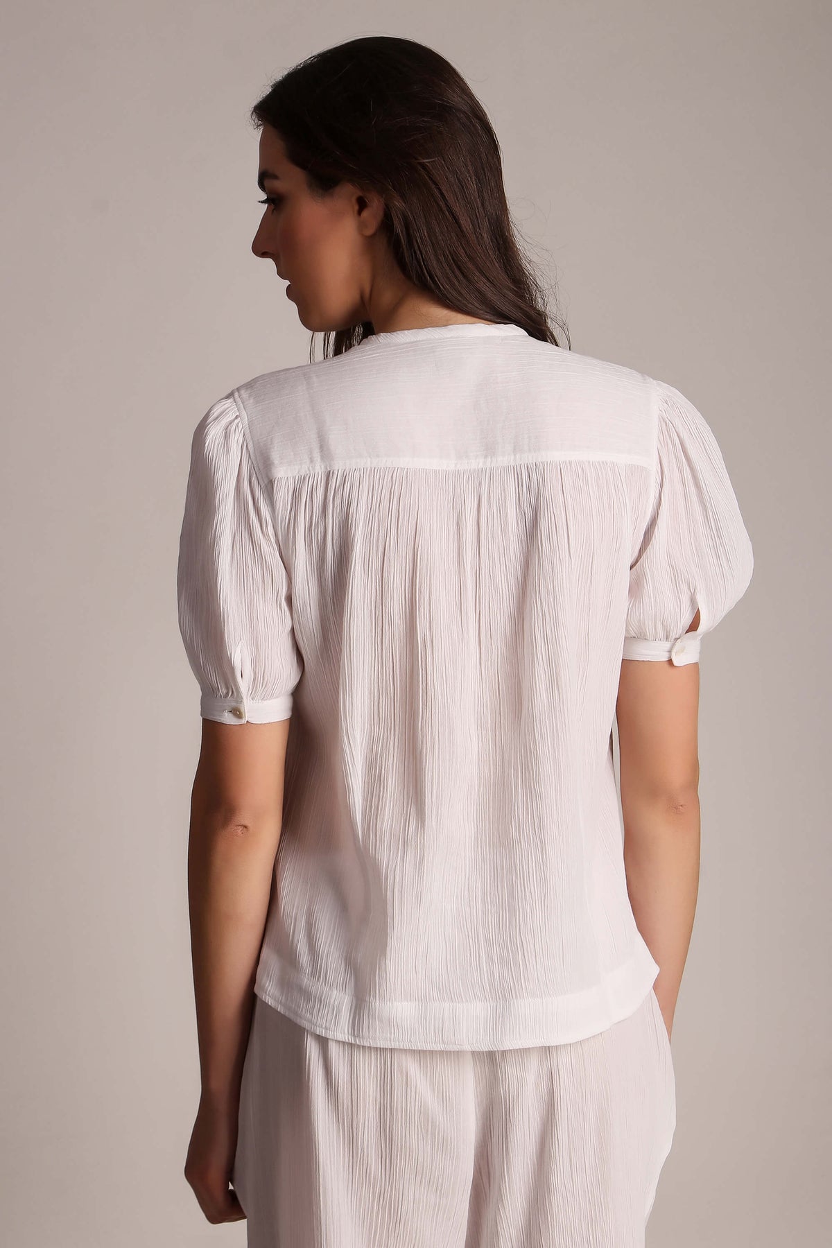 Back view of Cecilia Pyjama Suit with puffed sleeves.