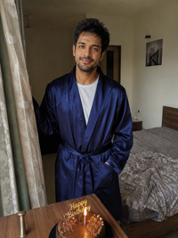 Dino, Robe