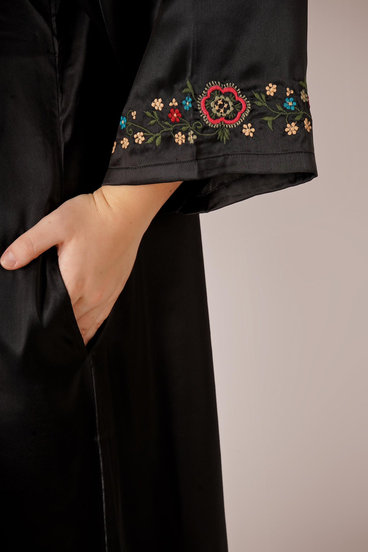 Boho-Chic, Embroidered Kaftan