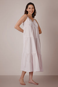 Victoria, Nightdress & Gown