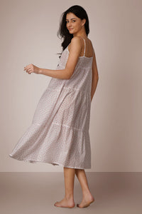 Victoria, Nightdress & Gown