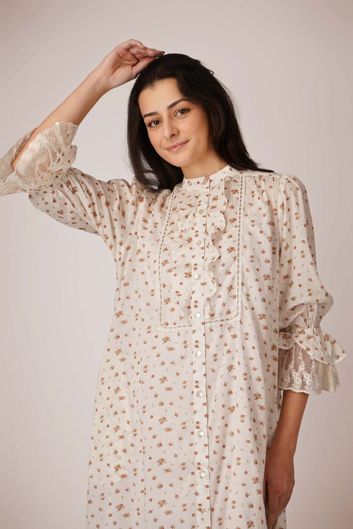 Victoria, Nightdress & Gown