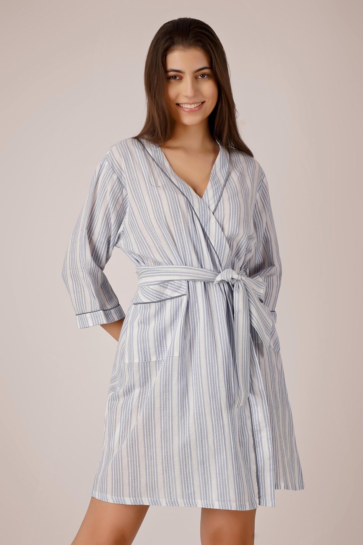 Aly, Short Robe