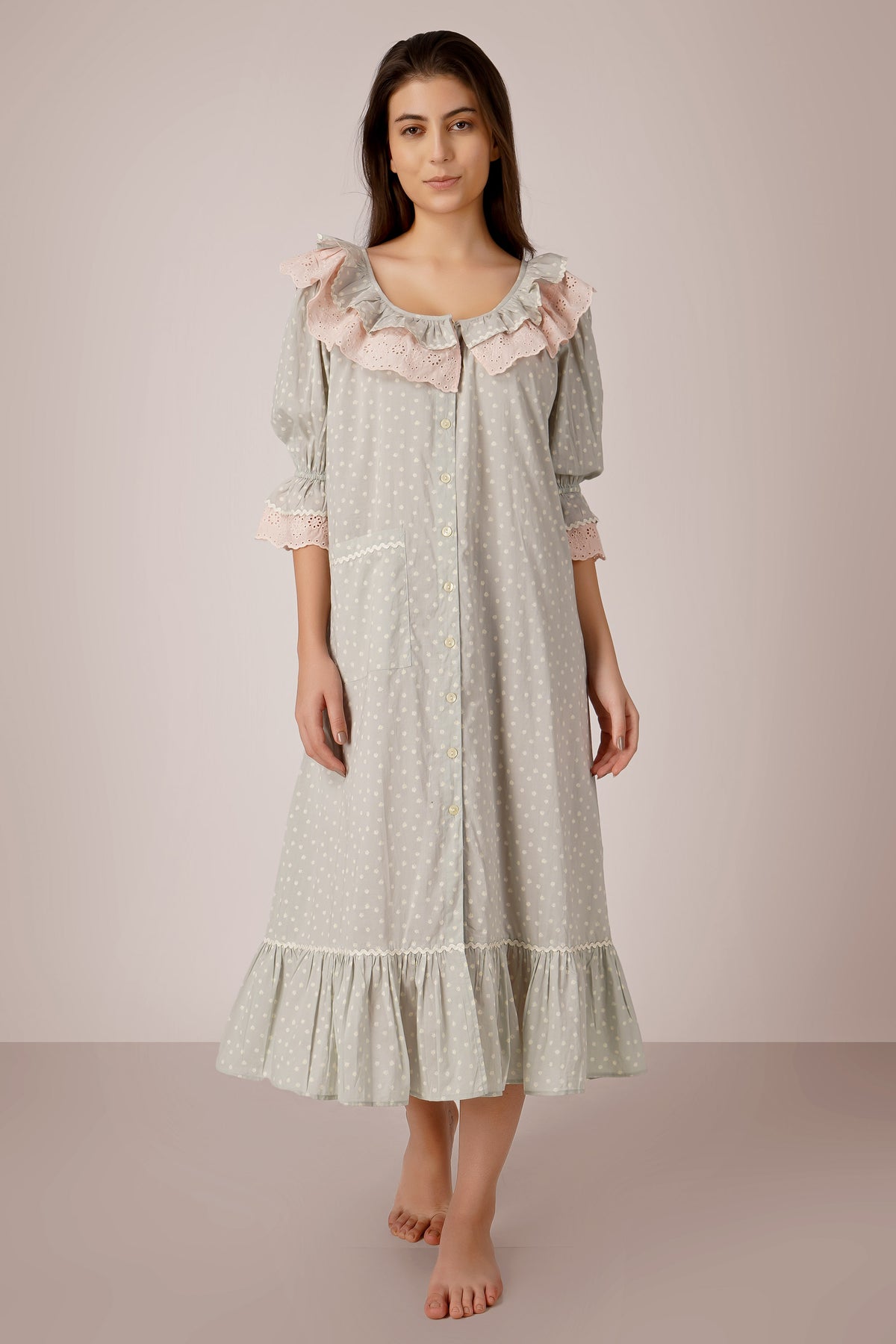 Maghra, Nightdress