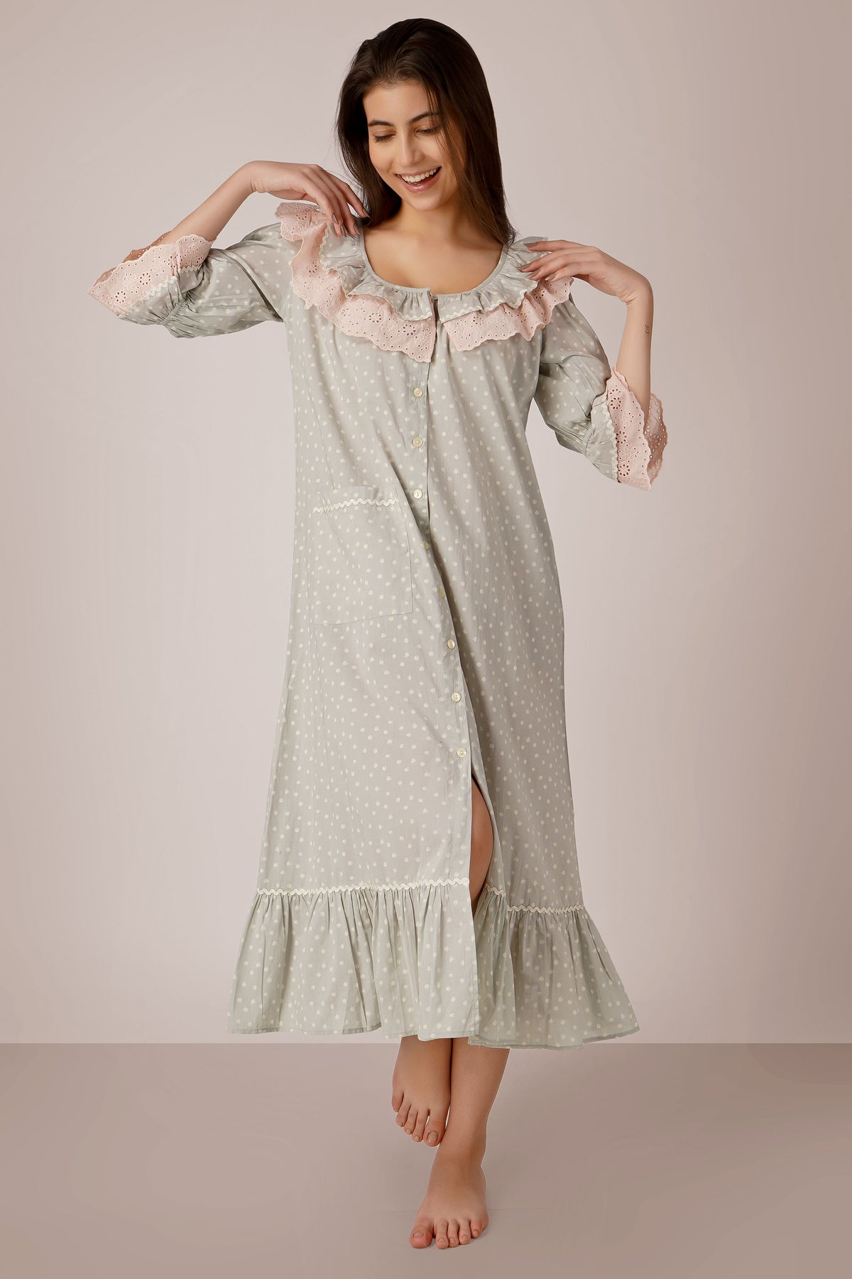 Maghra, Nightdress