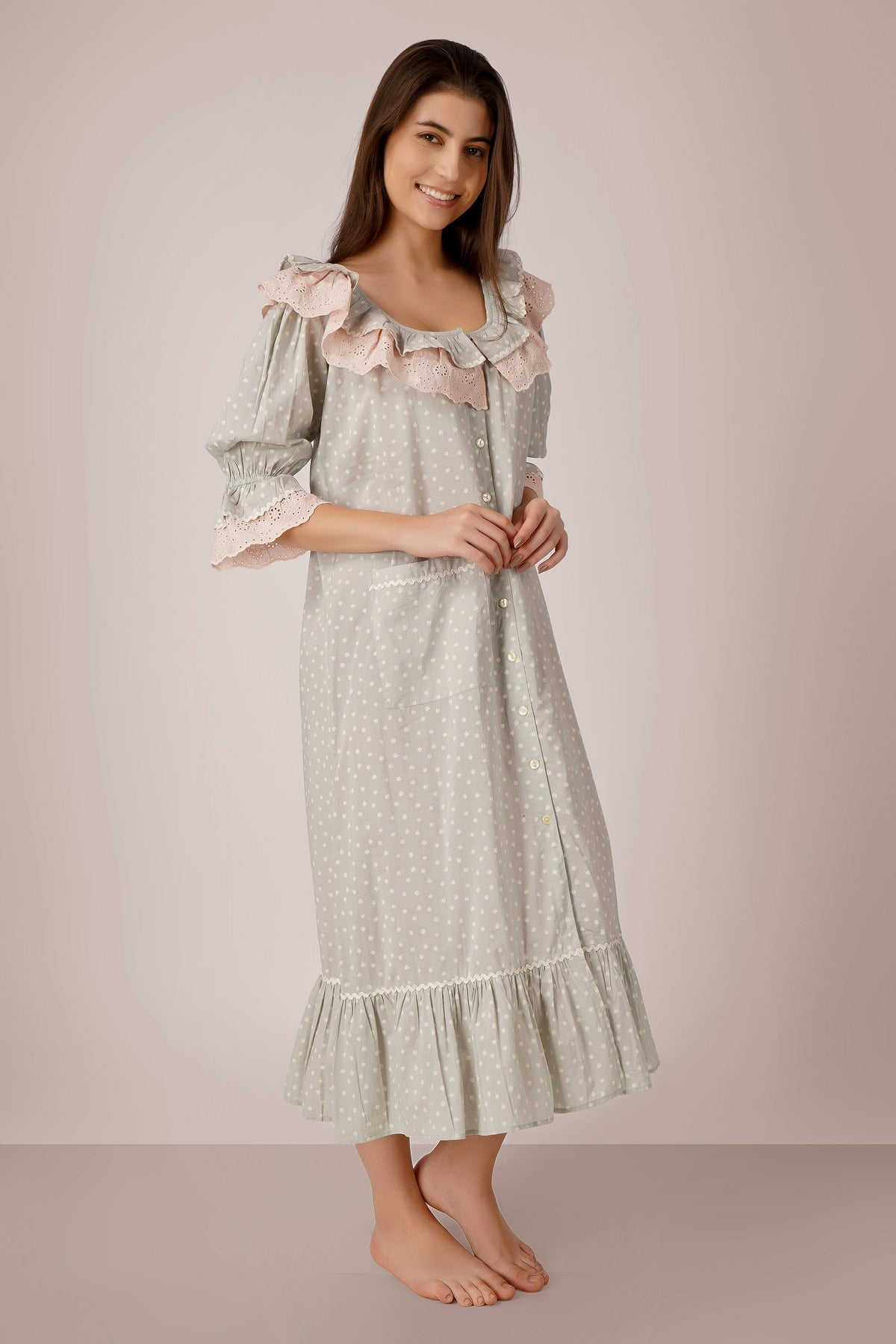 Maghra, Nightdress