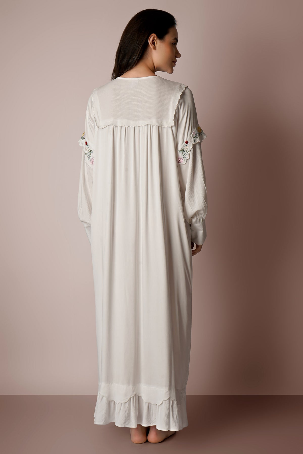 Eloise, Dress