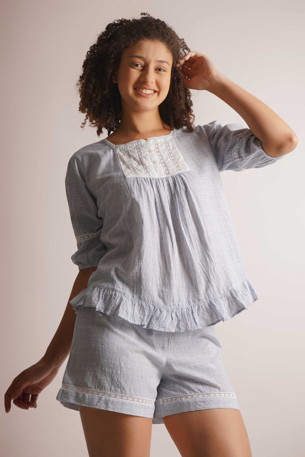 Sandra, Shorts & Top