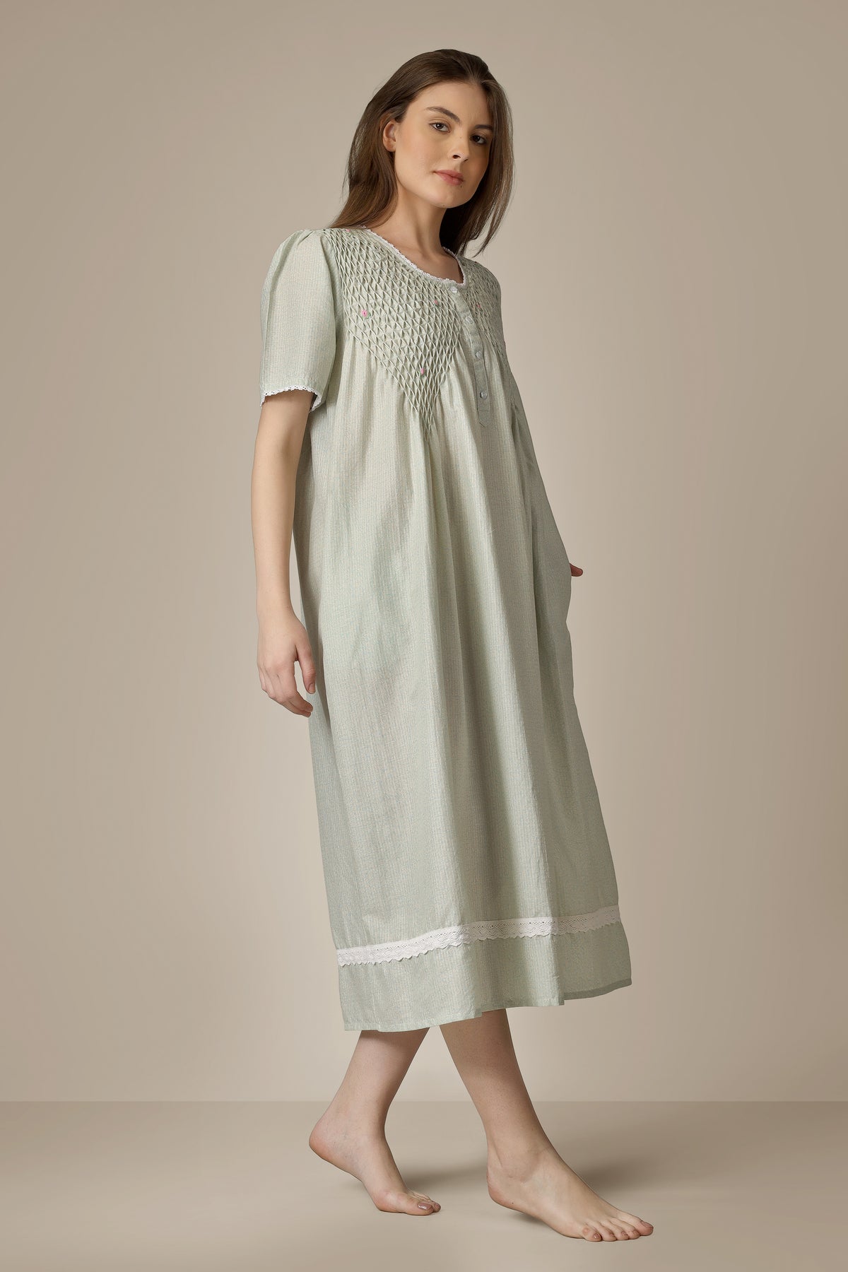 Agatha, Smocked dress