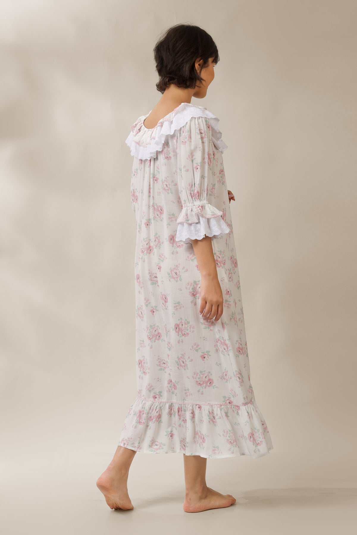 Maghra, Nightdress