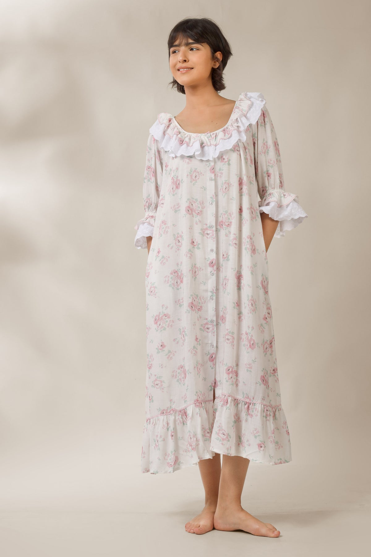 Maghra, Nightdress