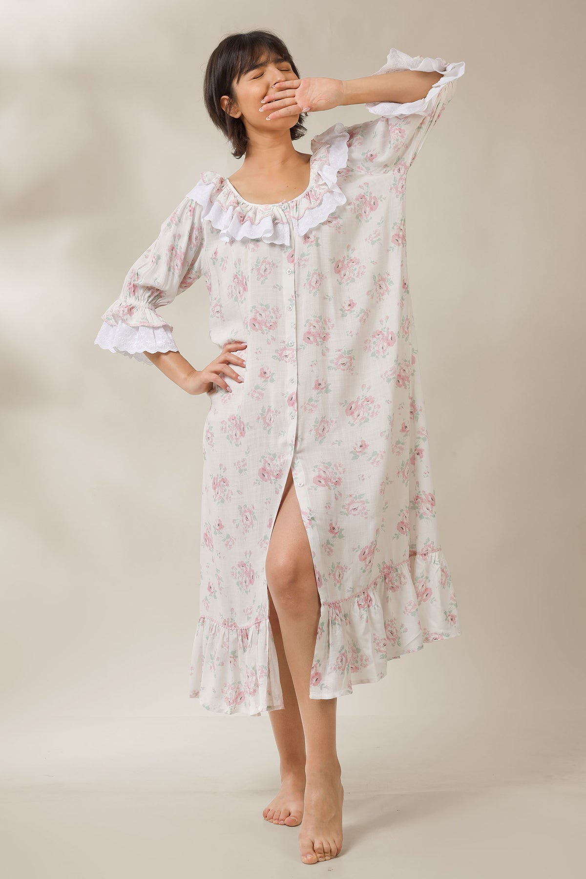 Maghra, Nightdress