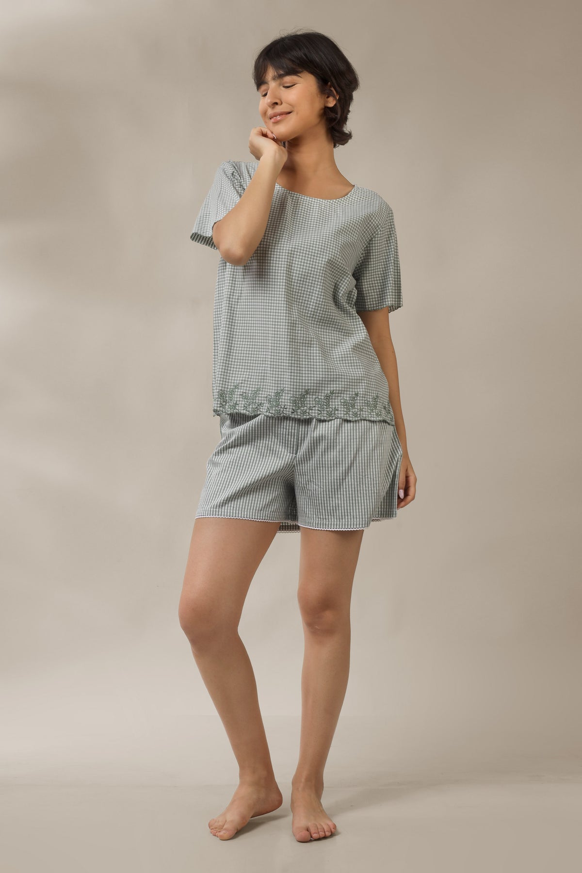 Dove, Shorts & Top