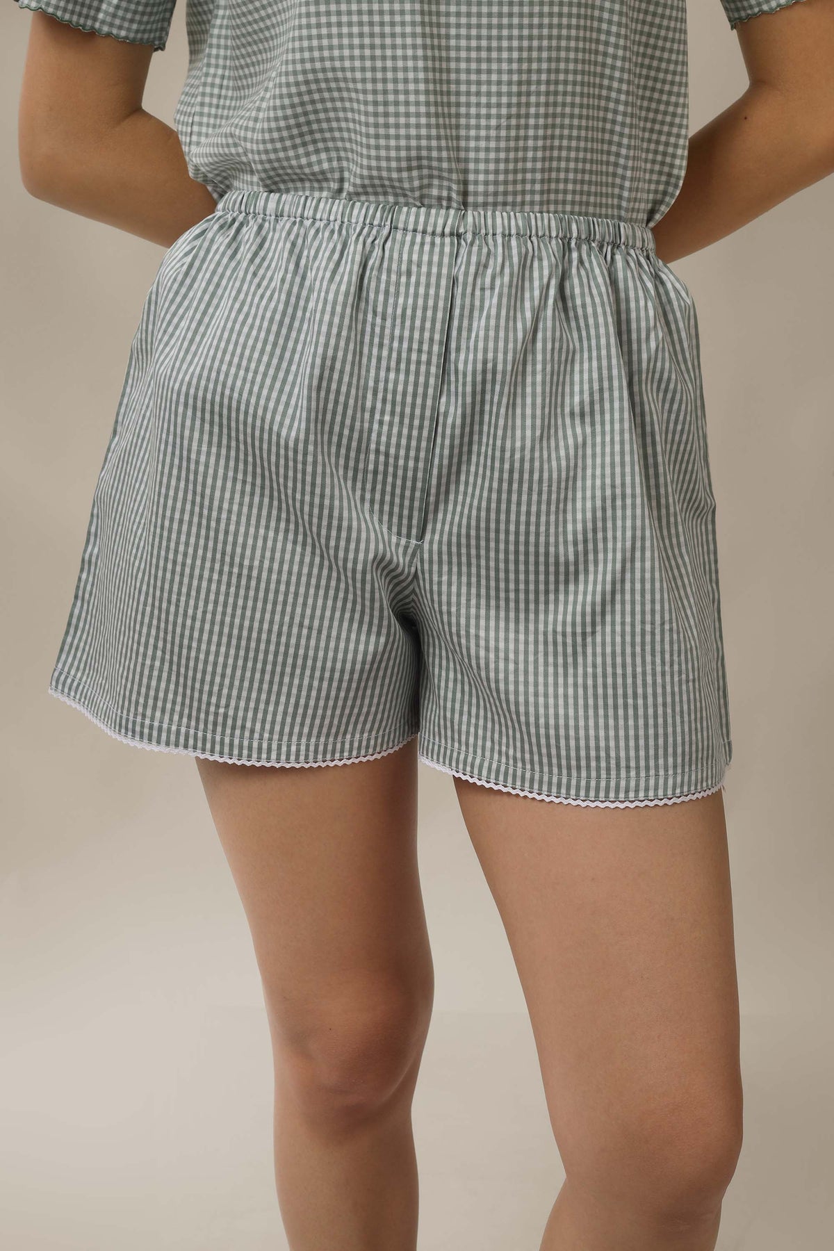 Dove, Shorts & Top