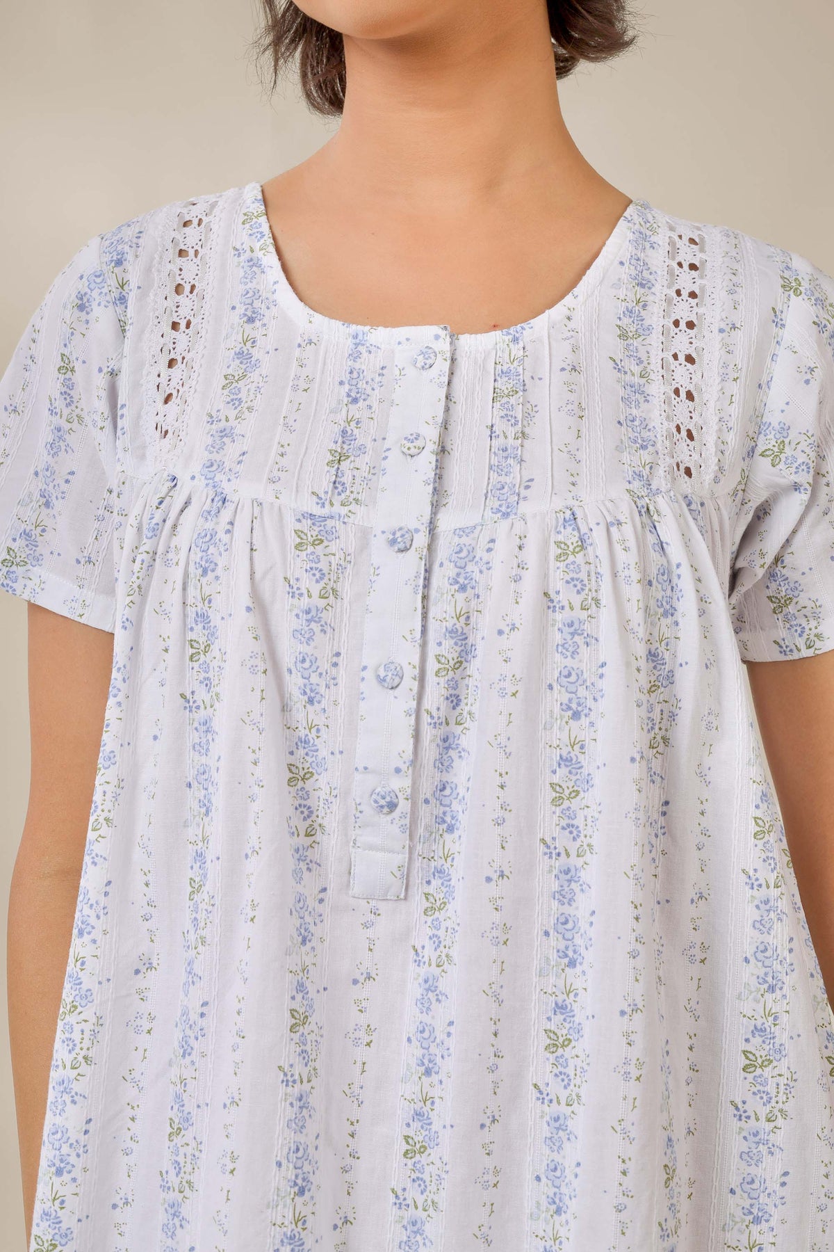 Buttercup, Nightdress