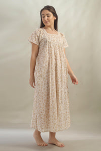 Vina, Nightdress