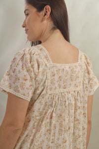 Vina, Nightdress