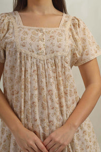 Vina, Nightdress
