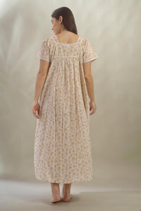 Vina, Nightdress