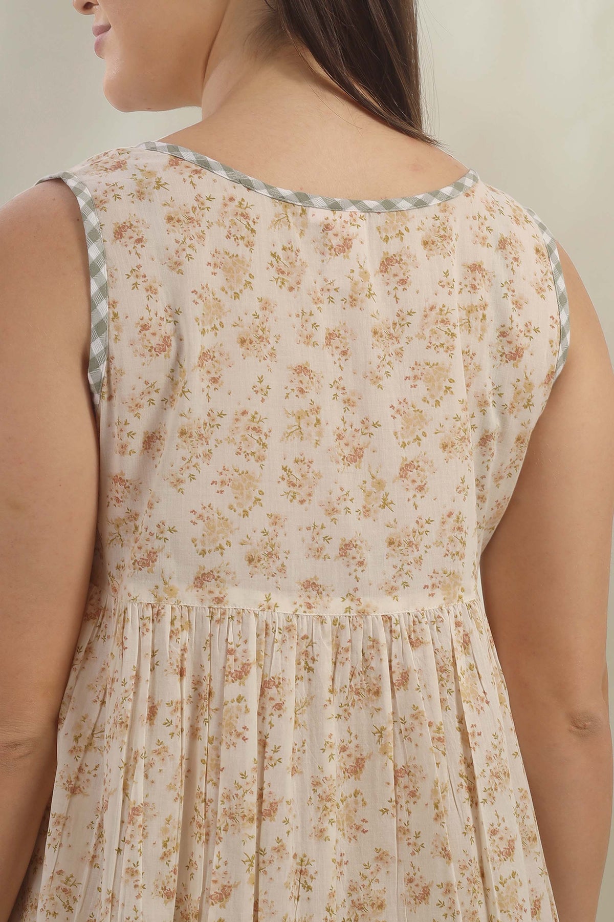 Charlotte, Dress
