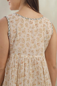 Charlotte, Dress