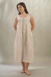 Charlotte, Dress