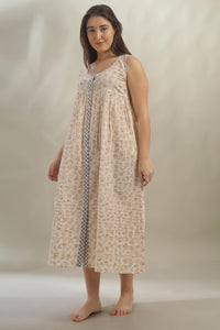 Charlotte, Dress