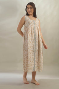 Charlotte, Dress