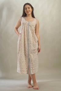 Charlotte, Dress