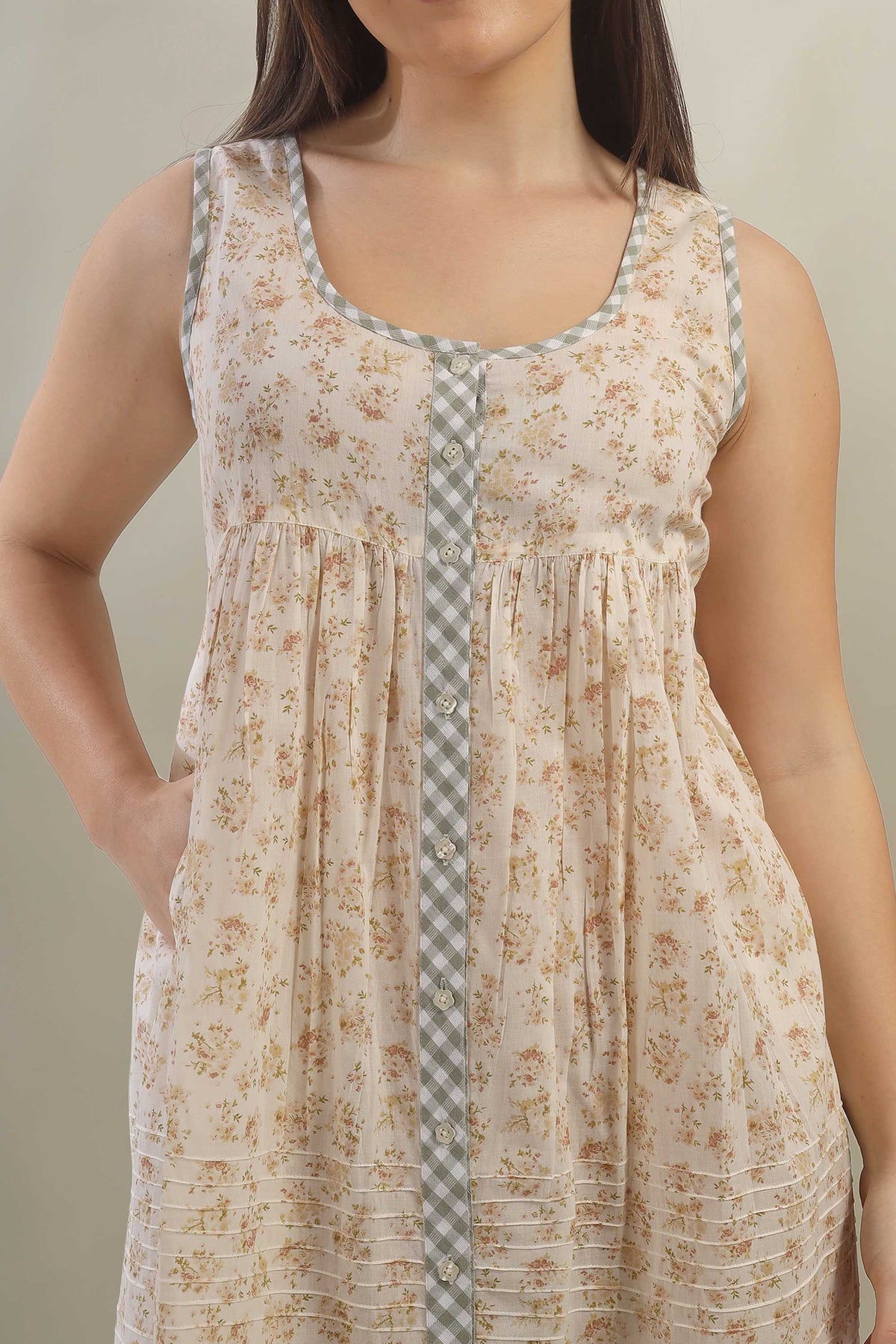 Charlotte, Dress
